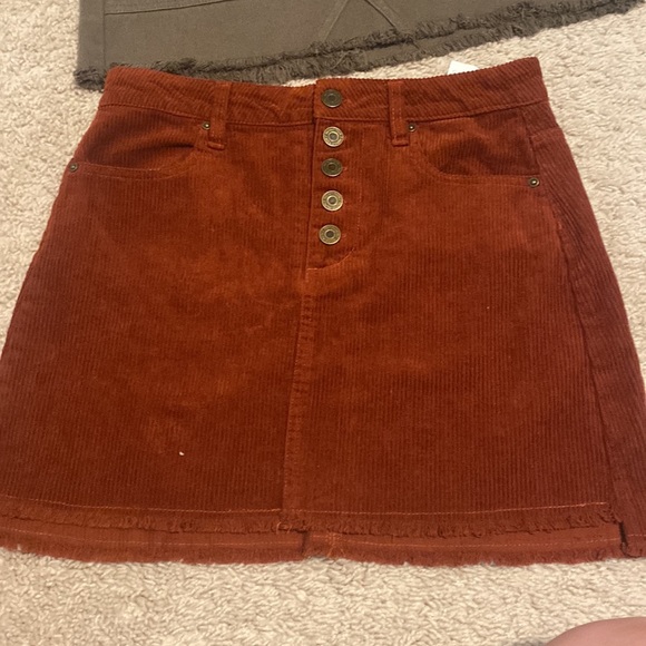 4 super cute skirts - Picture 3 of 9